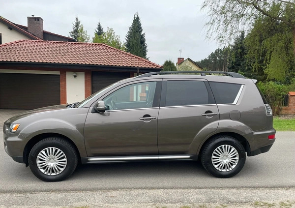 Mitsubishi Outlander cena 25900 przebieg: 285147, rok produkcji 2010 z Hrubieszów małe 106